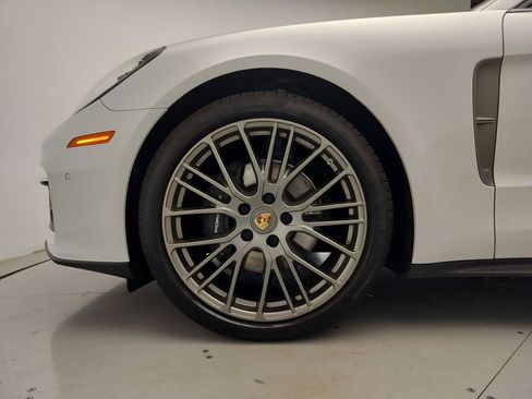 Certified 2023 Porsche Panamera 4 Platinum Edition AWD/4WD image 9