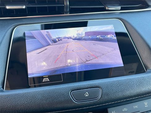 Used 2023 Cadillac XT4 Luxury w/ Cold Weather Package image 14