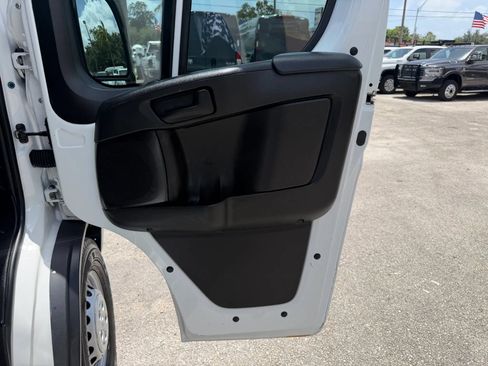 Used 2025 RAM ProMaster 2500 w/ U-Haul Equipment Group FWD image 17