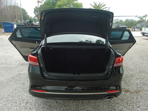 Used 2018 Kia Optima LX w/ 17" Alloy Wheels Package FWD image 25