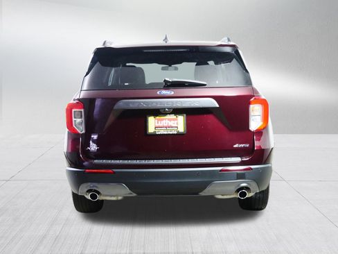 Used 2022 Ford Explorer XLT w/ Equipment Group 202A image 6