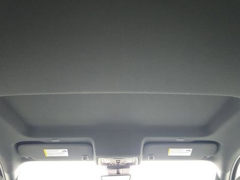 Used 2024 Chevrolet Silverado 1500 ZR2 w/ Technology Package image 43