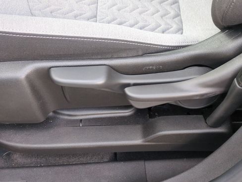 Used 2023 Chevrolet Equinox LS AWD/4WD image 17
