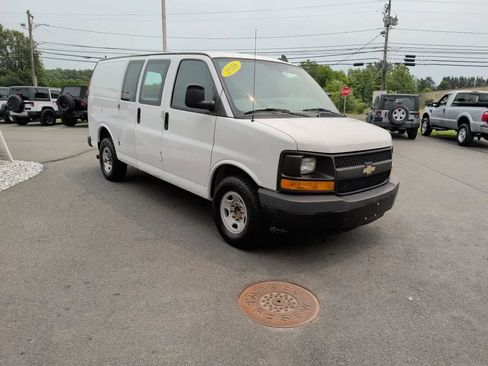 Used 2016 Chevrolet Express 2500 RWD image 13