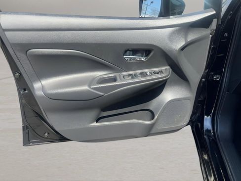 Used 2025 Nissan Versa SV FWD image 26
