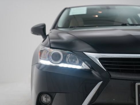 Used 2017 Lexus CT 200h FWD image 24