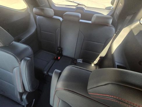 New 2026 Chevrolet Traverse Z71 w/ Driver Confidence Package AWD/4WD image 9