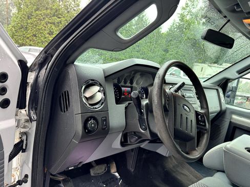 Used 2016 Ford F250 XLT w/ XLT Premium Package image 12