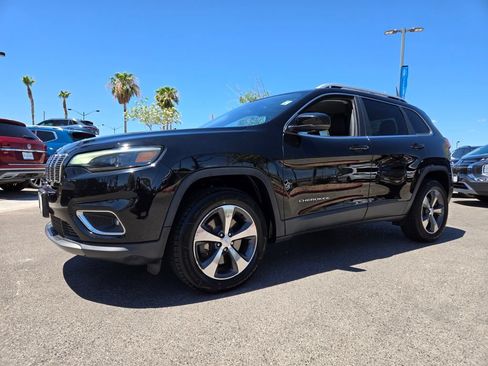 Used 2019 Jeep Cherokee Limited AWD/4WD image 2