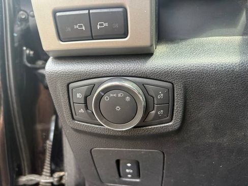 Used 2016 Ford F150 Lariat w/ Equipment Group 501A Mid AWD/4WD image 28