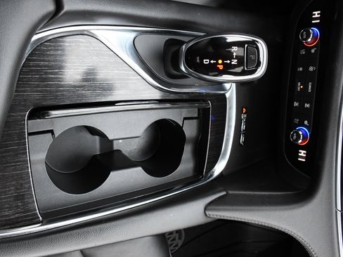 Used 2021 Buick Enclave Avenir w/ Avenir Technology Package image 16