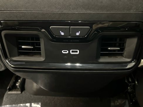 Used 2025 Chevrolet Silverado 1500 ZR2 w/ Technology Package AWD/4WD image 18