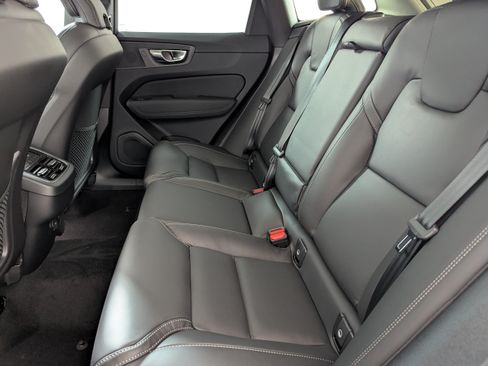 Used 2026 Volvo XC60 B5 Ultra AWD/4WD image 18