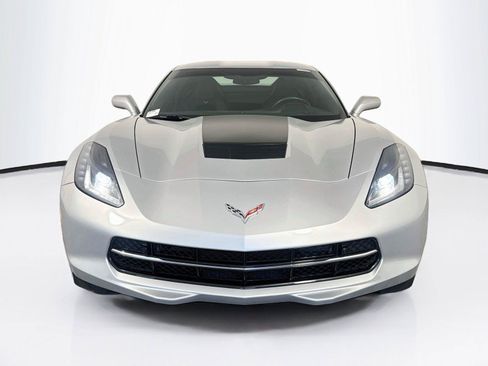 Used 2019 Chevrolet Corvette Stingray Coupe RWD image 8