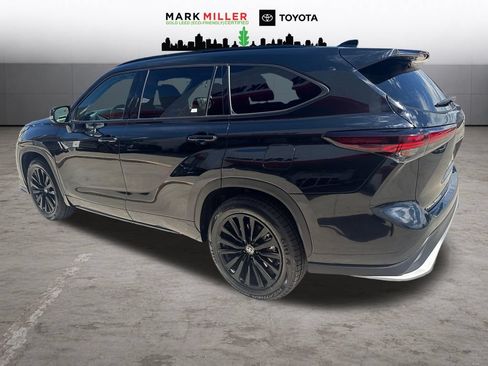 Certified 2025 Toyota Highlander XSE AWD/4WD image 3