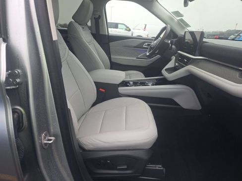 Used 2025 Ford Explorer Platinum w/ Ultimate Package AWD/4WD image 15