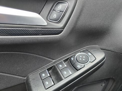 Used 2025 Ford Escape ST-Line image 16