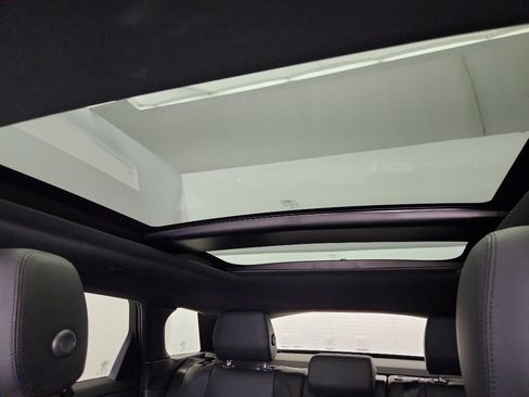 Used 2025 Land Rover Range Rover Evoque Dynamic SE image 32