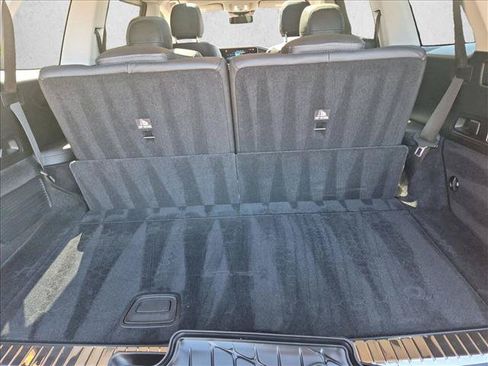 Used 2023 Mercedes-Benz GLS 580 4MATIC image 6