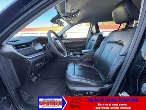 Used 2023 Jeep Grand Cherokee L Limited AWD/4WD image 12