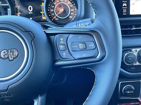 New 2025 Jeep Gladiator Rubicon image 25