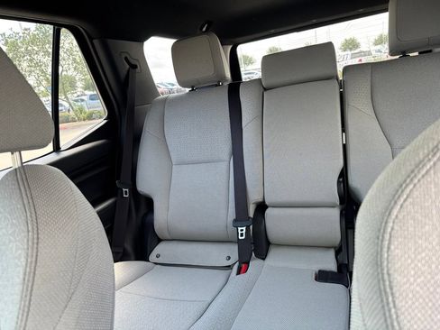 Used 2025 Toyota 4Runner SR5 AWD/4WD image 14