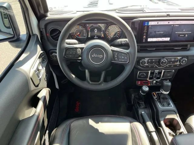 Used 2025 Jeep Gladiator Rubicon w/ Safety Group AWD/4WD image 13
