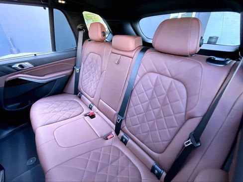 Used 2023 BMW X5 sDrive40i w/ Executive Package image 18