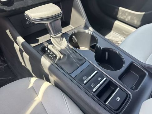 Used 2025 Hyundai Sonata SE FWD image 19