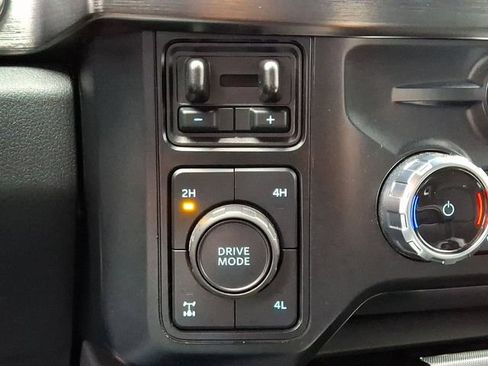 Used 2023 Ford F250 Lariat w/ Sport Appearance Package image 25