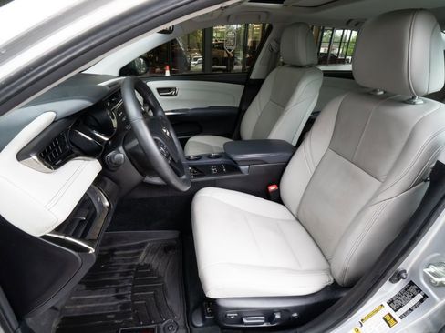 Used 2014 Toyota Avalon Limited w/ Technology Package FWD image 8
