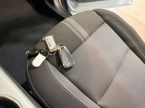 Used 2025 Chevrolet Blazer LT FWD image 21