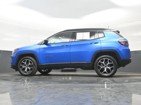 Used 2025 Jeep Compass Limited image 25
