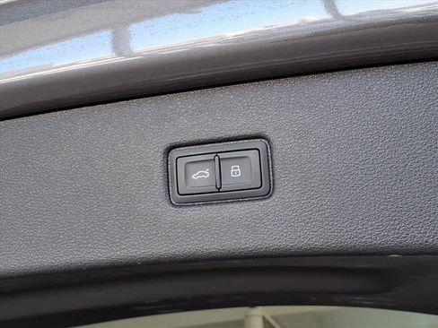 Certified 2025 Audi Q7 3.0T Premium w/ Convenience Package image 12