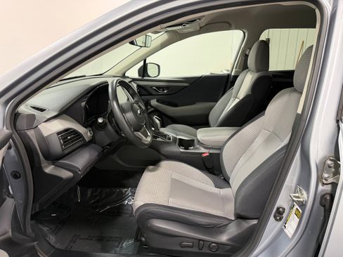 Used 2020 Subaru Outback Premium image 4