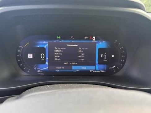 Used 2023 Volvo XC40 B5 Plus w/ Climate Package AWD/4WD image 8