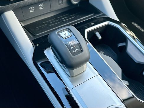 New 2026 Mitsubishi Outlander SE image 12