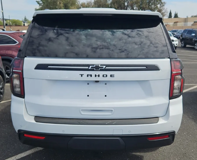 Used 2023 Chevrolet Tahoe Z71 w/ Luxury Package AWD/4WD image 4