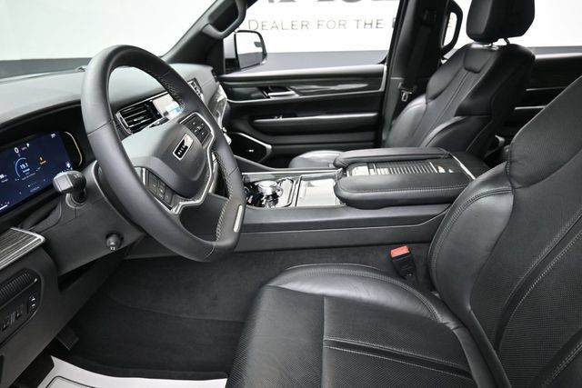 Used 2022 Jeep Wagoneer Series II AWD/4WD image 16