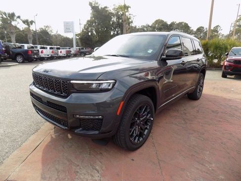 New 2025 Jeep Grand Cherokee L Summit image 3