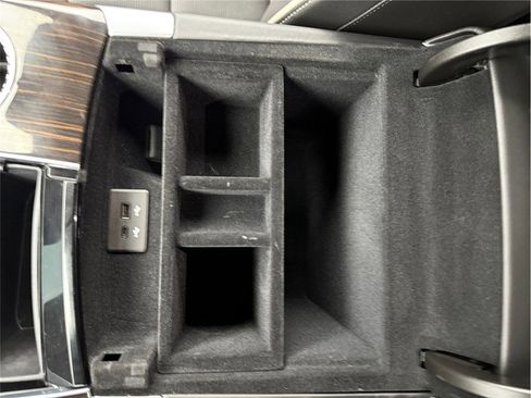 Used 2025 Cadillac Escalade ESV Premium Luxury image 25