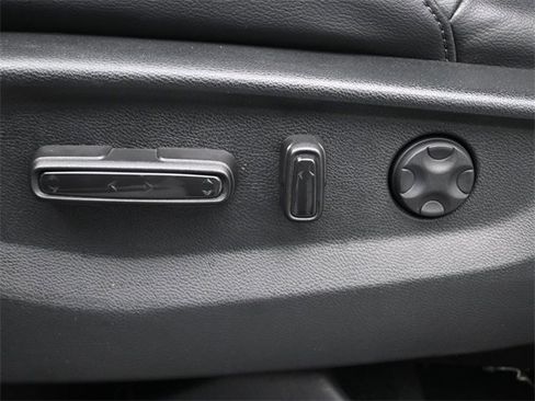 Used 2020 Honda CR-V Touring image 31