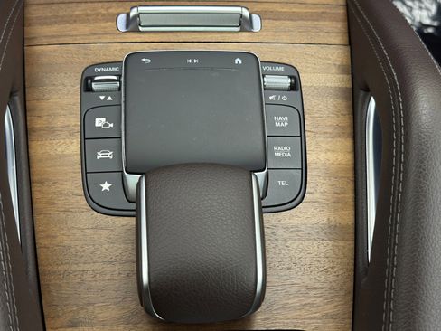 Used 2022 Mercedes-Benz GLS 450 4MATIC image 39