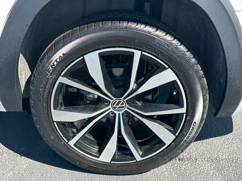 Used 2024 Volkswagen Atlas SEL Premium R-Line AWD/4WD image 33