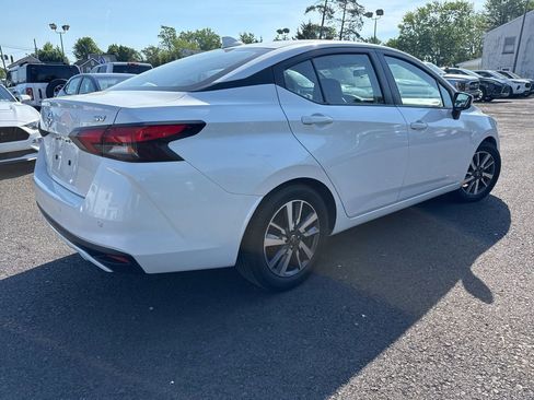 Used 2020 Nissan Versa SV FWD image 4
