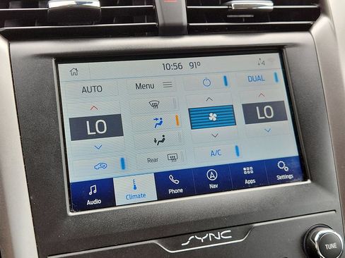 Used 2020 Ford Fusion SE AWD/4WD image 11