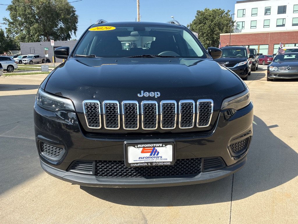 Used 2020 Jeep Cherokee Latitude w/ Mobile Office Group FWD image 2