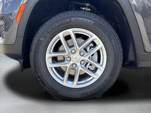New 2025 Jeep Grand Cherokee Laredo X w/ Luxury Tech Group I image 32
