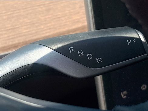 Used 2023 Tesla Model 3 Standard Range RWD image 17