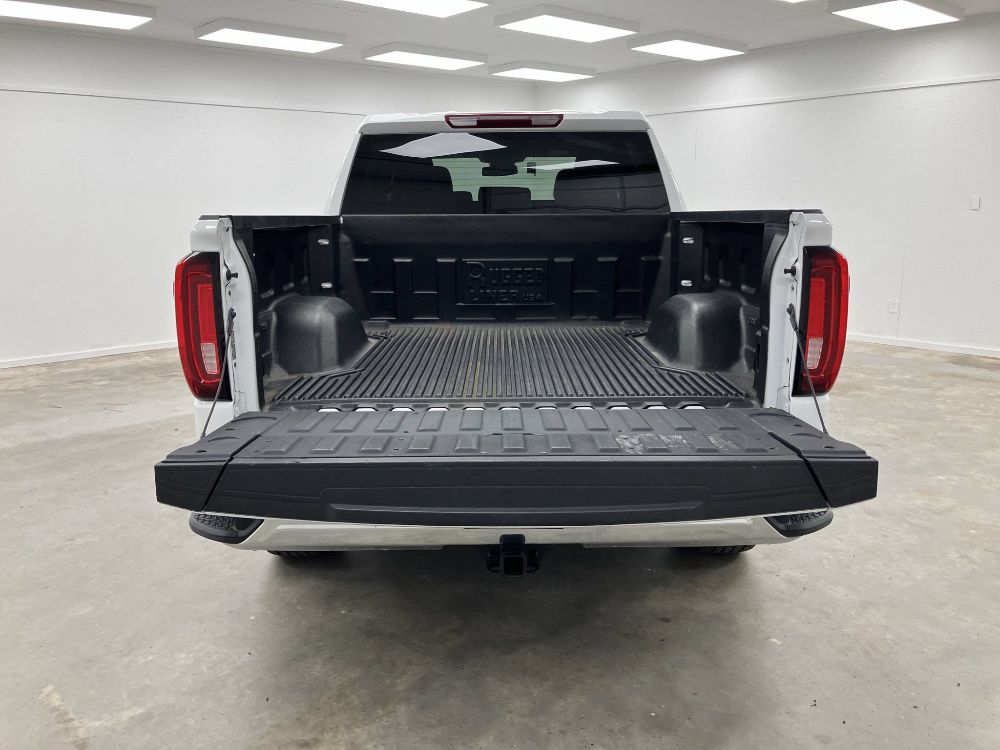 Used 2025 GMC Sierra 1500 SLT AWD/4WD image 16